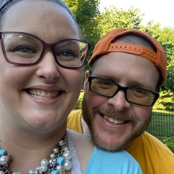 Hi! I’m Sarah. Colors, sparkles, and Betsey Johnson make life happy! - Picture 12 of 12